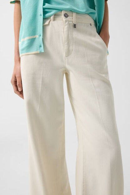 Rica Wide Fit Jeans In Cream