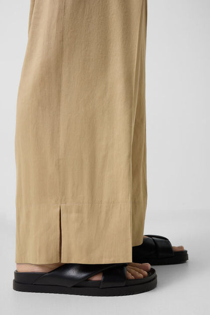 Candy Linen Blend Trousers In Camel